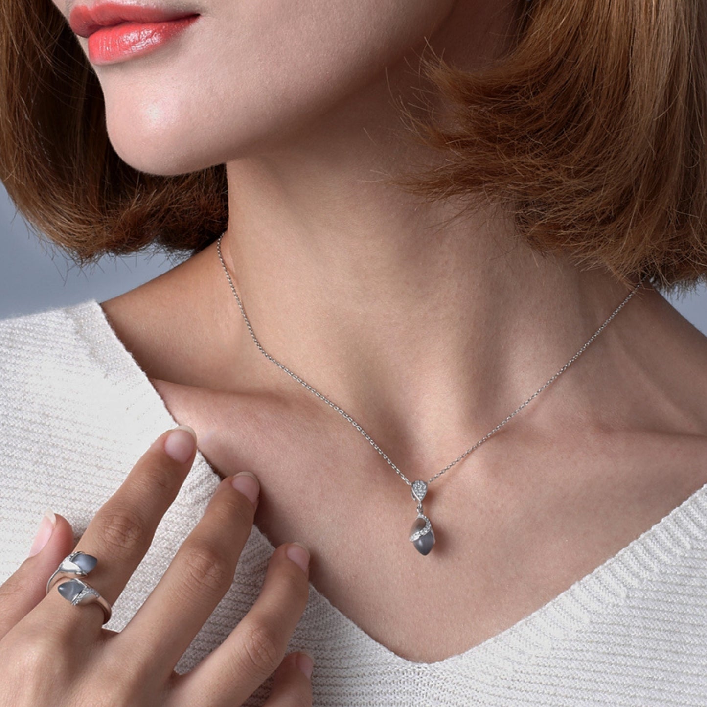 Magnolia Small Pendant