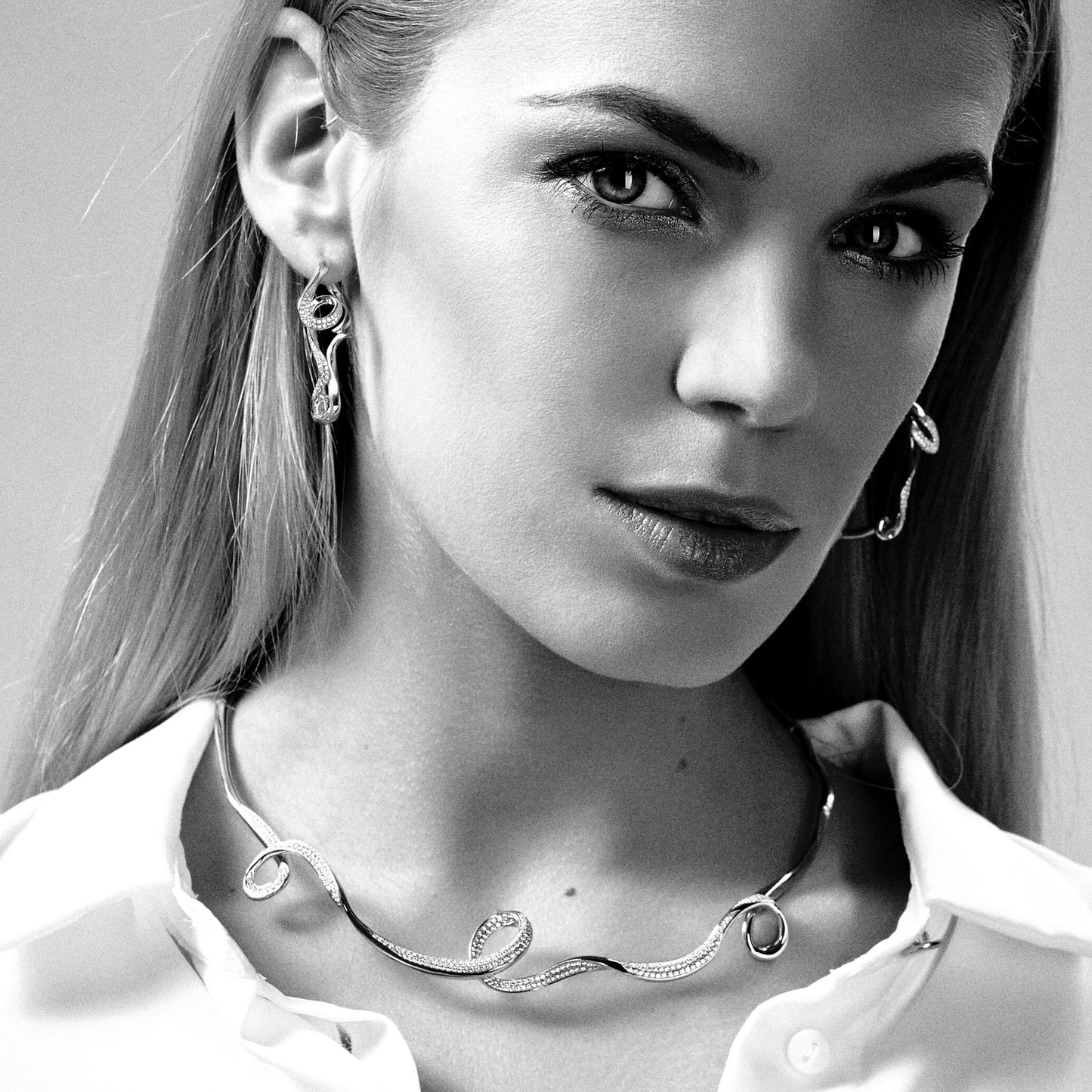 Serenity Small Hoop Earrings